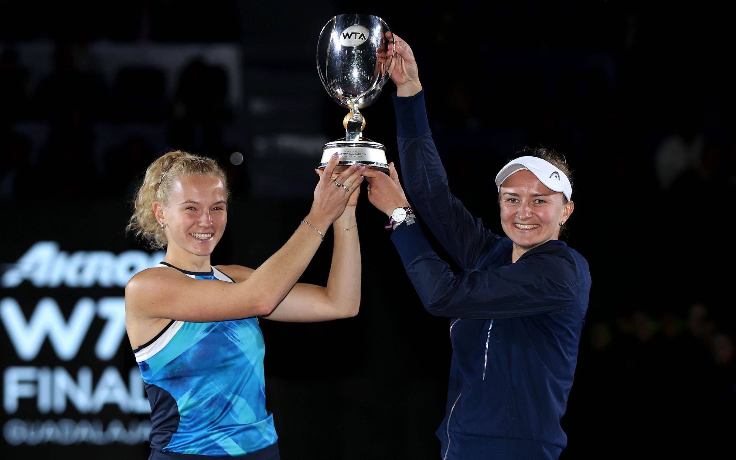 以其闪电般 以其闪电般